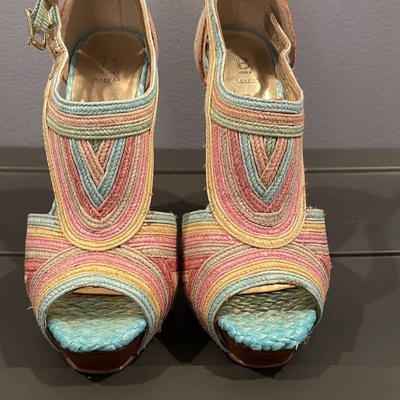 Multi Colored Pastel Heels! - Picture 3 of 5
